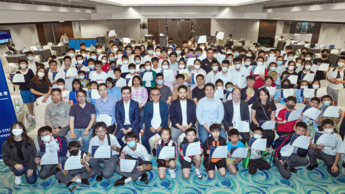 「国际编程精英挑战赛2023」，吸引多达1,500位来自香港、澳门及台湾三地的中小学生参赛。大会提供照片