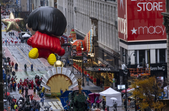 美国纽约市感恩节巡游场面冷清。ap图