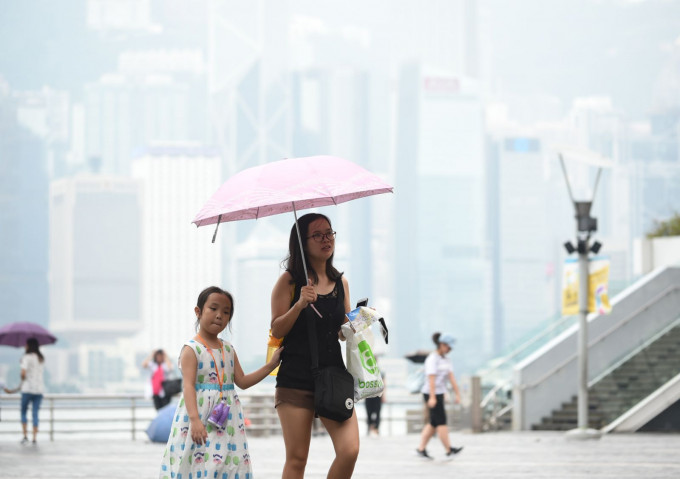 本港将迎来大雨。