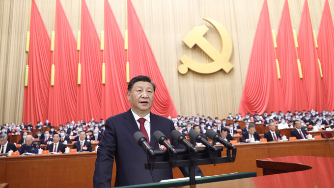 中國共產黨第二十次全國代表大會在北京人民大會堂開幕。習近平代表第十九屆中央委員會向大會作報告。新華社圖片
