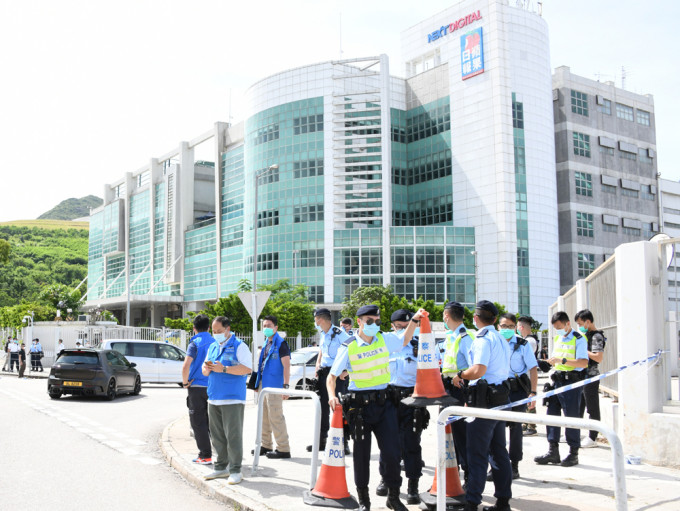 去年警方到壹傳媒大樓搜證。 資料圖片