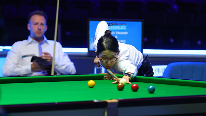 吳安儀(前)於世界桌球混雙邀請賽暫列次席。World Snooker Tour 圖片