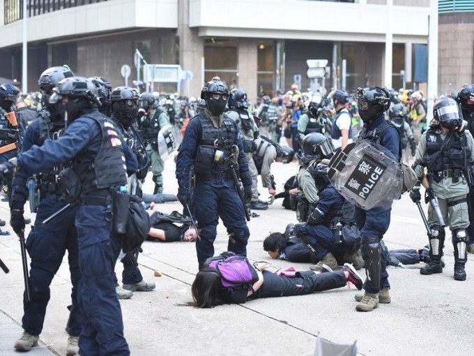 示威者于前年9月发起「全球反极权大游行」，警方拘捕多人。 资料图片