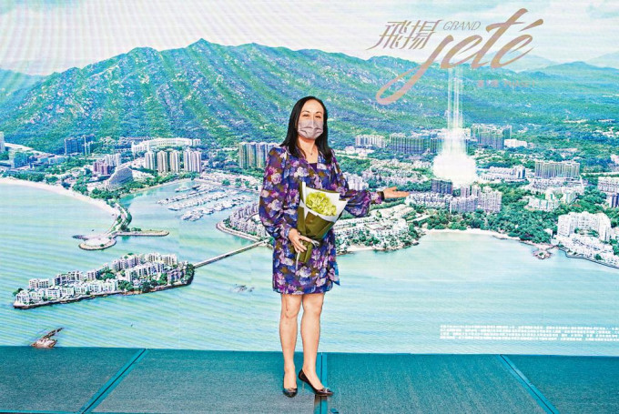 长实杨桂玲表示，屯门飞扬第1期争取周内上载楼书，很大机会月内展开销售。