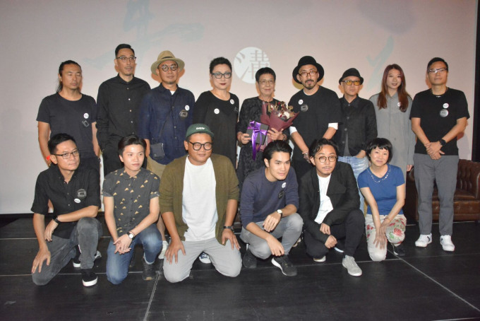 许鞍华出席香港电影美术学会主办的分享会。