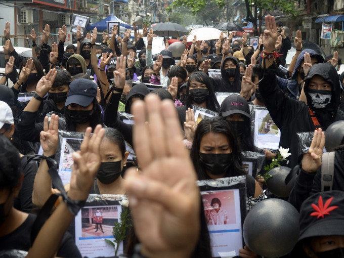 缅甸示威浪潮已爆发近两个月。AP图片