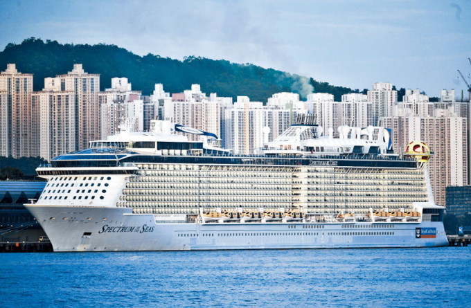 「海洋光譜號」周末重臨香港，料為本港帶來經濟收益。