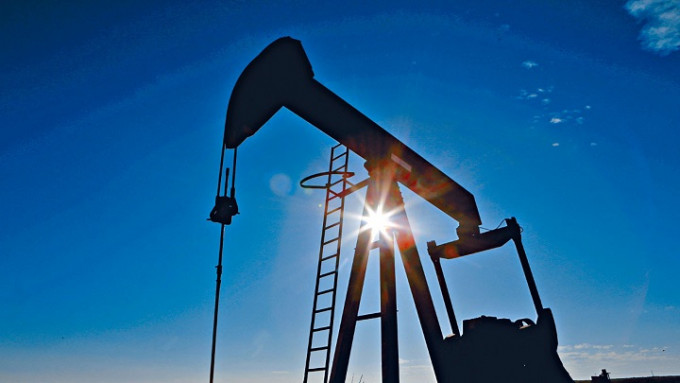 油價個別發展 全周跌逾8%