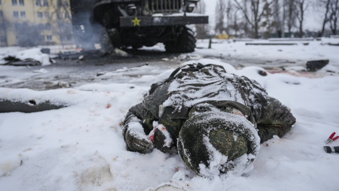 烏克蘭武裝部隊總參謀部指，迄今已擊斃逾萬名俄軍。美聯社圖片