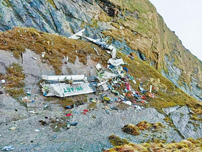 失联的尼泊尔小型客机残骸，在木斯塘山区被寻回。