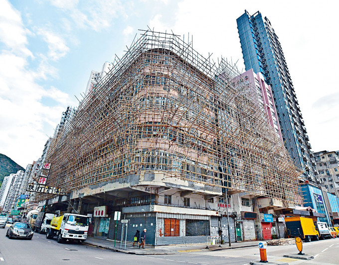 市建局深水埗东京街/福荣街项目，月初截标时收到十七份标书。
