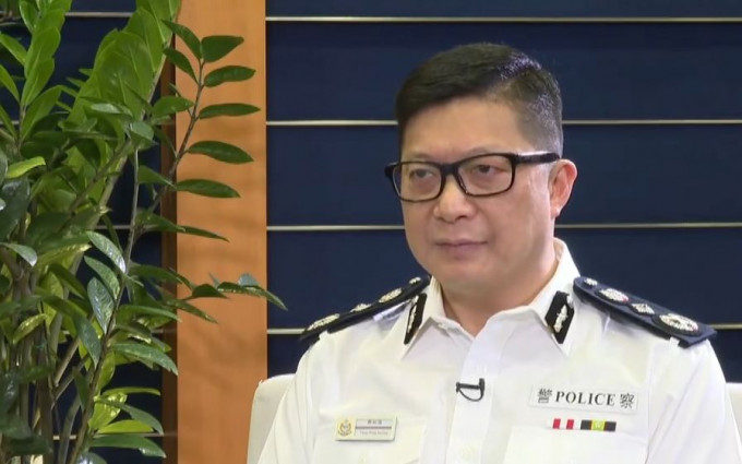 警務處處長鄧炳強接受中央電視台訪問。