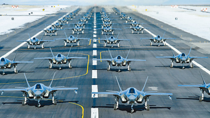 美军F-35A战机二○二○年在犹他州基地「大象漫步」。