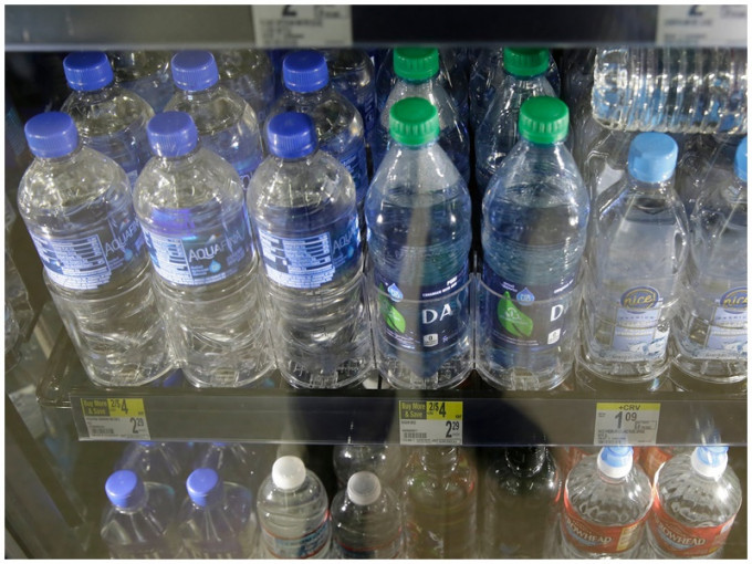 三藩市國際機場禁售膠樽水。AP
