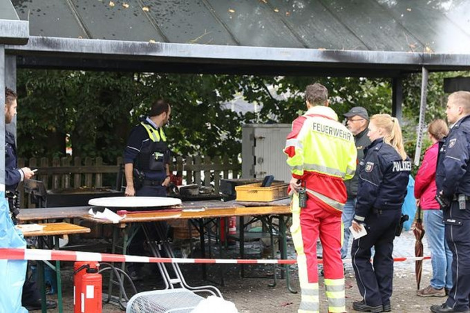 德国西部小镇阿尔申举行的乡村烘焙节发生巨大爆炸，14人受伤，其中6人危殆。(网图)