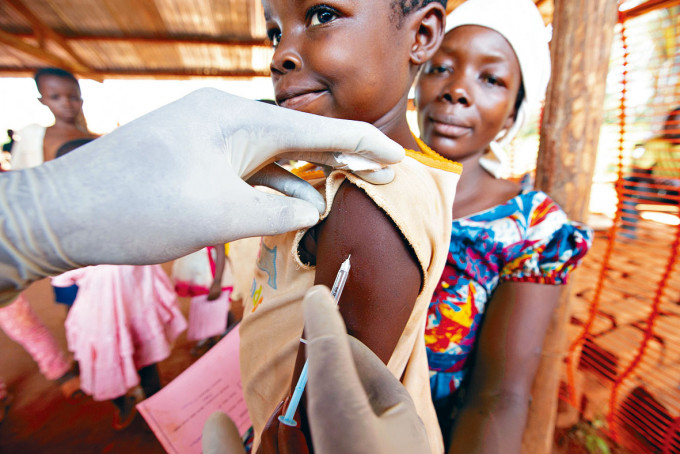 剛果民主共和國的兒童上月接種麻疹疫苗。