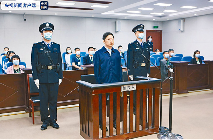 ■重慶前公安局副局長鄧恢林受審。