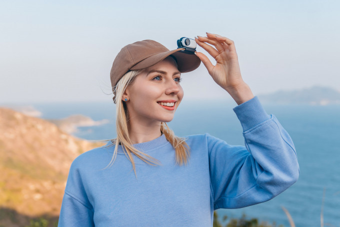 ●Insta360剛剛發布第二代迷你運動相機GO 2,賣相依舊是可夾於衣帽上,以第一身角度拍攝。