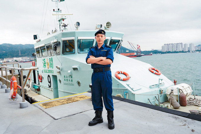 海关督察陈景锋认为海关工作多元且富挑战性，令他可一展贡献社会的抱负。