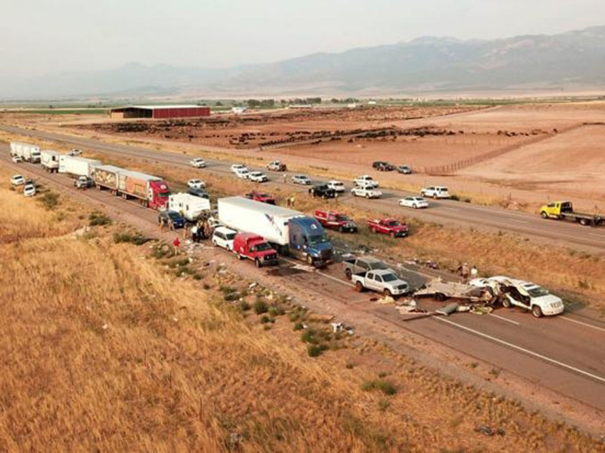 美國猶他州發生22車相撞事故，至少8人喪生。AP圖片