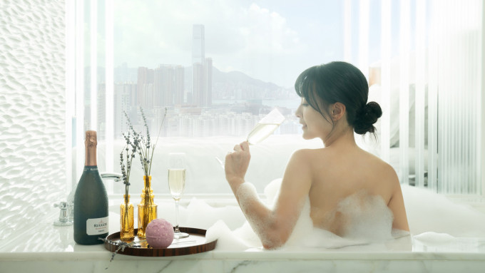Lush岚舒与香港康得思酒店联合推出「地球月限定住宿套餐」，提供设计绿色度假体验方案。