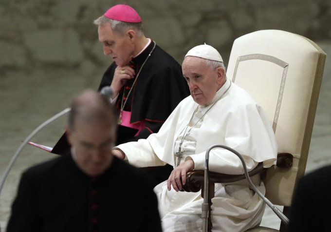 教宗提出21點建議，包括強制要神父和其他神職人員遵守的行為準則。