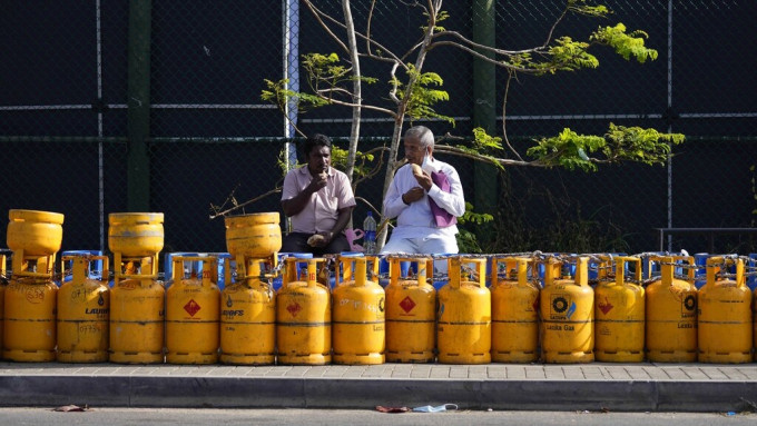 斯里蘭卡全國面臨汽油荒。美聯社圖片
