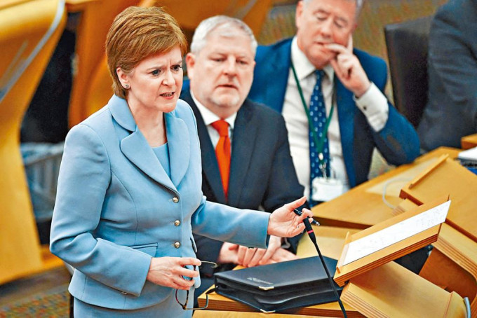 苏格兰首席大臣施雅晴周二在议会答覆质询。