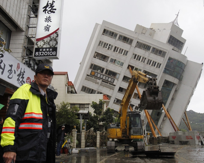 14名受花蓮地震影響韓籍公民已獲救離開。AP