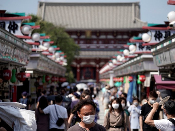 日本東京都今日新冠肺炎確診病例再玻300大關。AP相片