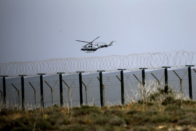 英國內閣支持向敘利亞動武。圖為英軍在亞克羅提利基地的直升機。