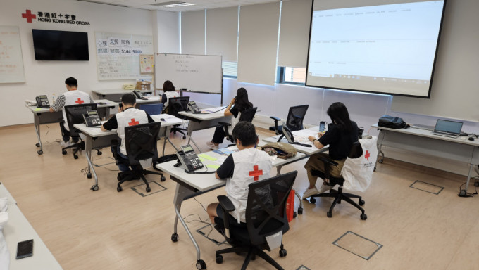 香港紅十字會心理支援服務這兩天（2日及3日）總共服務了71人次。
