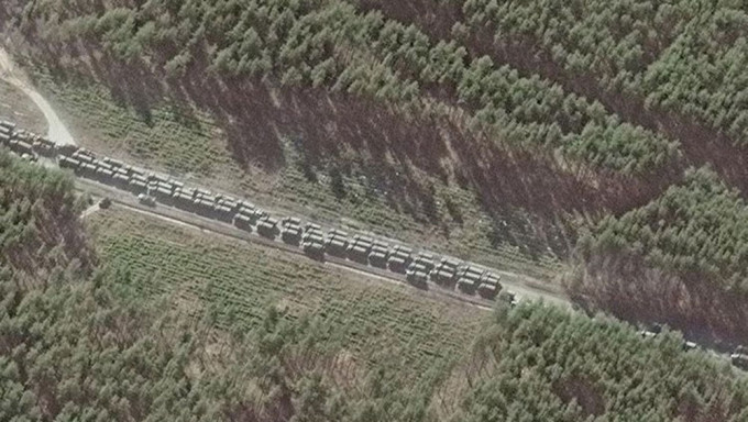 卫星图片显示俄军开往基辅车队长达64公里。路透社图片