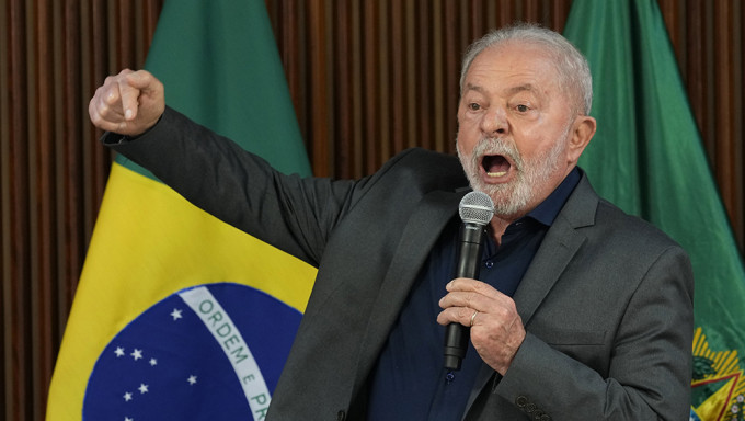 巴西总统怀疑军警有「内鬼」开门，并扬言将审查政府内部员工。AP