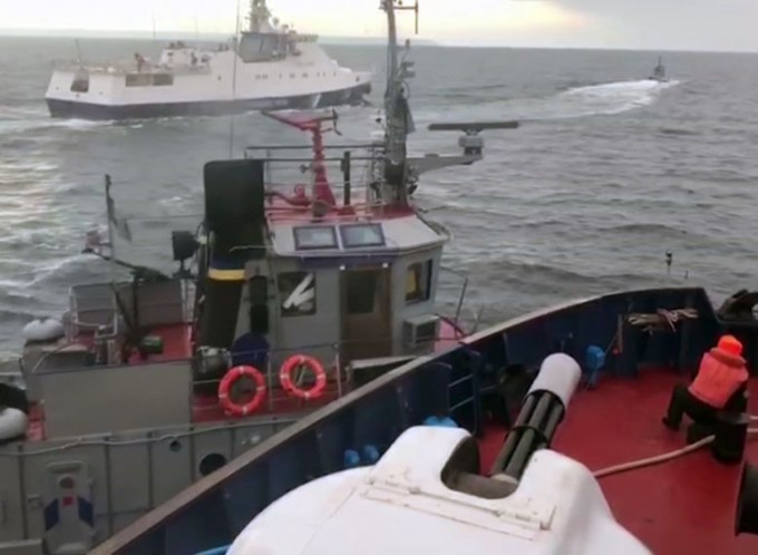 俄罗斯与乌克兰船只在黑海发生冲突。AP