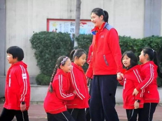清華大學附屬中學張子宇年僅14歲，惟身高已達2.26米。網上圖片