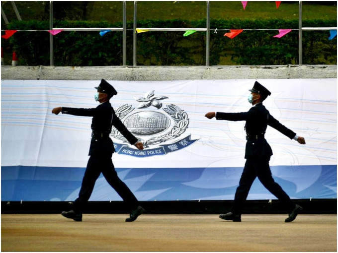 港府批准警队让2000年6月1日之前入职、属公务员旧制的警务人员可申请延长退休至60岁。资料图片
