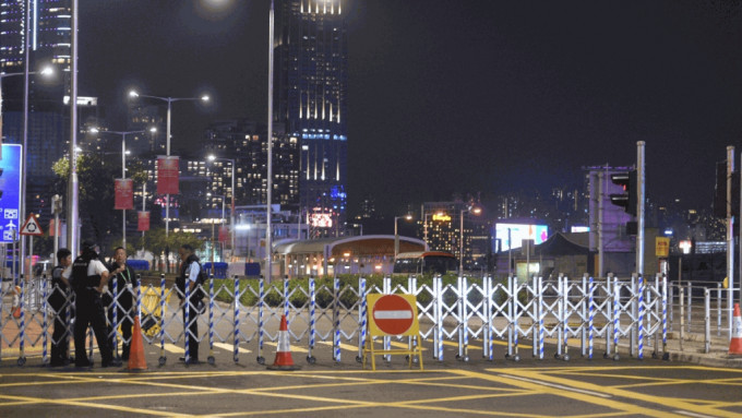 国庆日金紫荆广场举行升旗礼 警方于会展一带加强布防巡逻