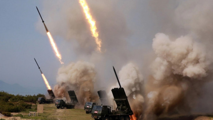 北韩宣布研发可控火箭炮弹和弹道控制系统。朝中社