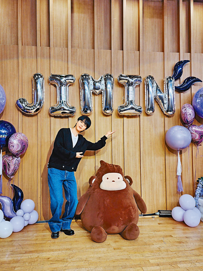 Jimin的首張個人專輯推出7日就賣出145萬張，成為史上最高首周銷量Solo歌手。