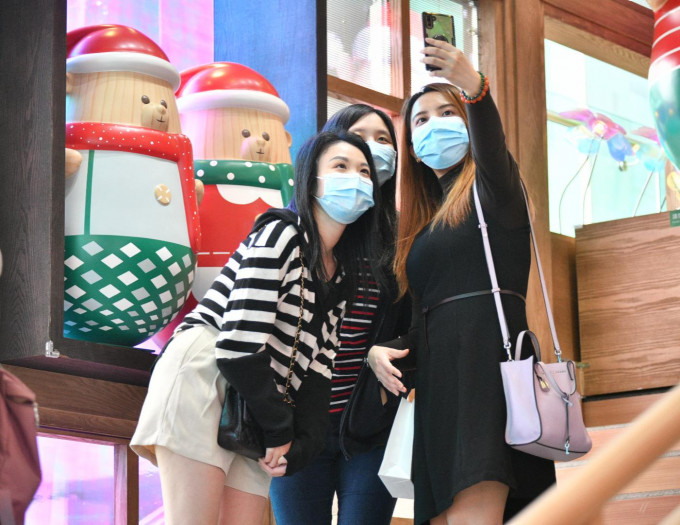 新型冠狀病毒、口罩、限聚令成為Google香港頭條三甲。