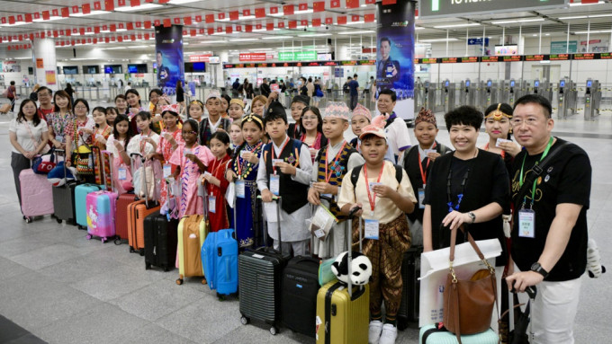 油尖旺多族裔學生大灣區交流團返港 團長：「通行證」讓學生更多機會赴內地觀摩。蘇正謙攝