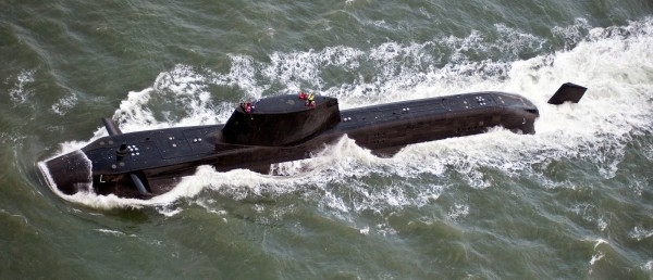 有傳英國首相文翠珊計畫下令，派潛艦開往射擊敘利亞的範圍地區。（網圖）