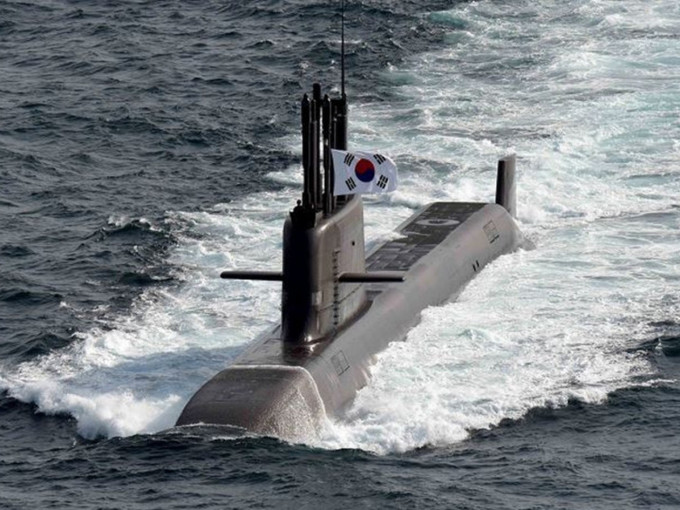 南韓青瓦台宣布南韓潛艇成功發射潛射彈道導彈。網圖