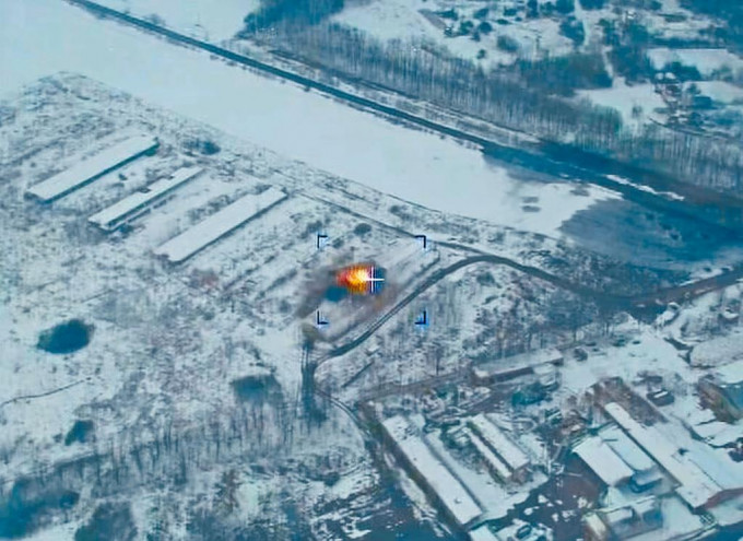 俄羅斯高超音速「匕首」導彈擊中烏克蘭西部一個大型地底軍火庫。  