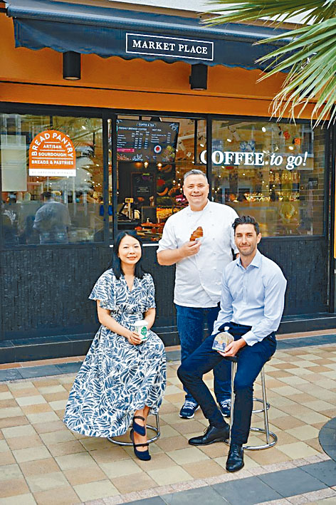 惠康及Market Place新鲜食品商务拓展董事李昭韵（左）及商务拓展董事Lance Canavan（右）。