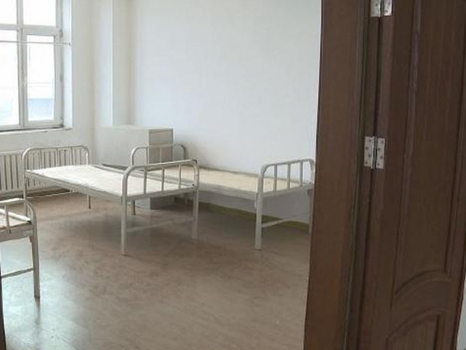 黑龍江綏芬河改建辦公樓為方艙醫院預提供600床位。(網圖)