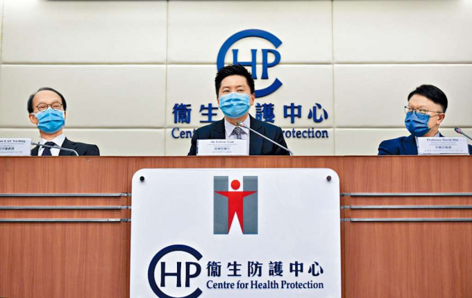 ■衞生防护中心总监徐乐坚（中）表示，当局采购疫苗工作没有停过。