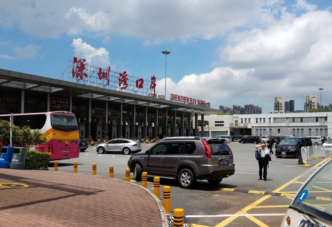 深圳拟对本港入境货车实施「单双号限行」。资料图片