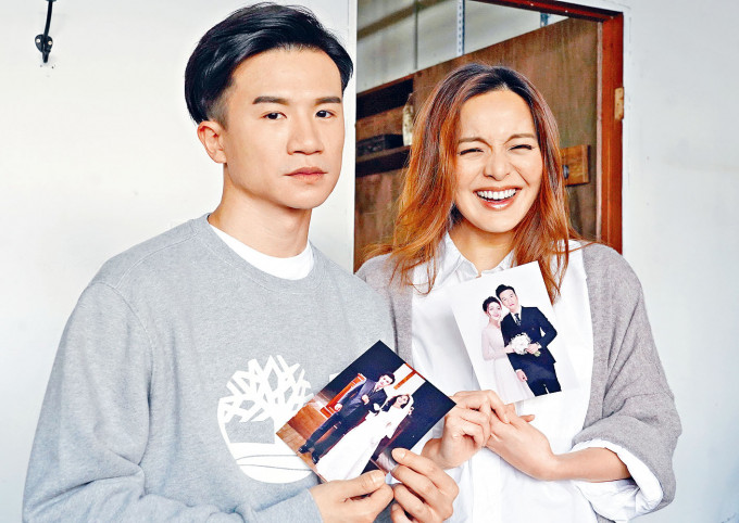 釗峰對自己的假婚照搖頭歎息。